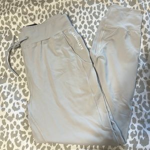 ALPHALETE Joggers in Light Gray